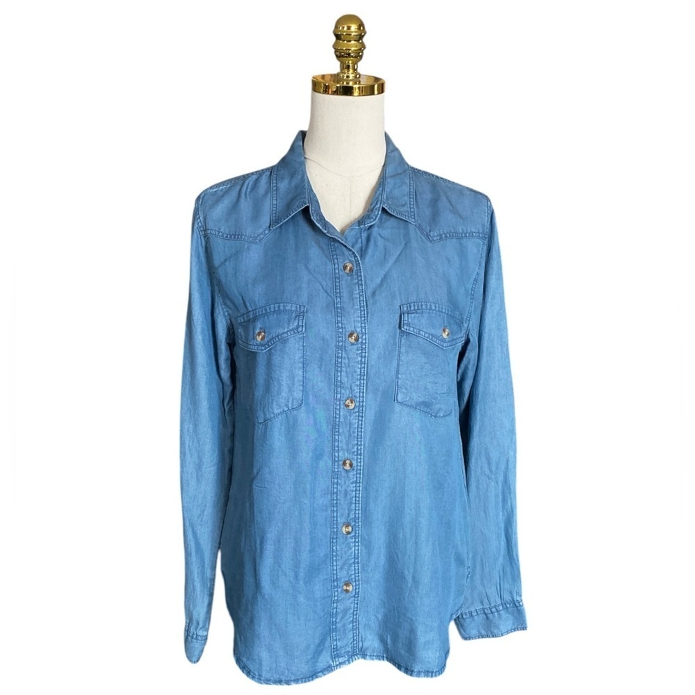 THREAD & SUPPLY Women’s Button Up Chambray Light Blue Denim Shirt Size M